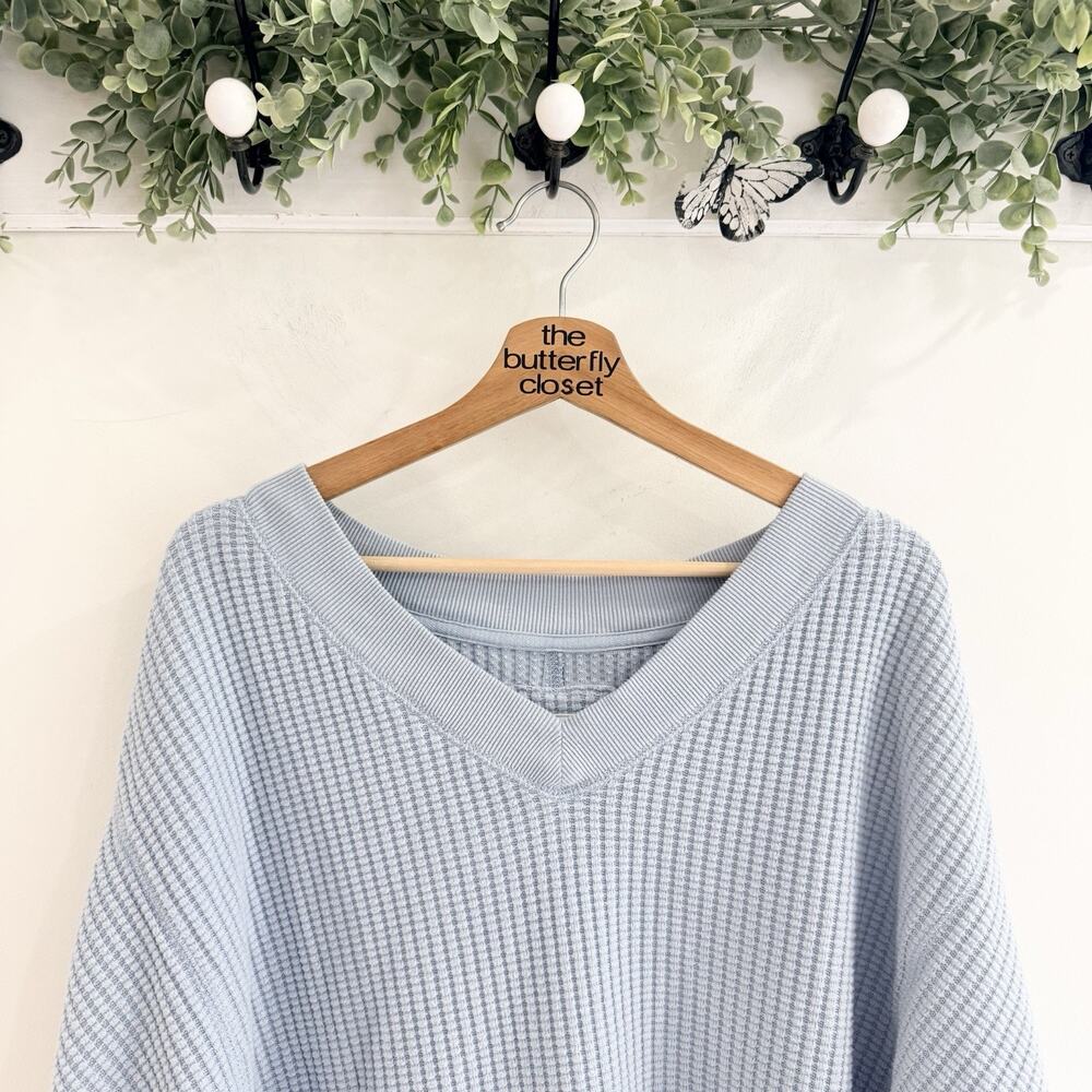 American Eagle Outfitters Light Blue Waffle Knit V Neck Sweater Size XL 65437 - Picture 3 of 5